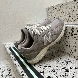 Kith x New Balance 990v4 (sz 9.5)